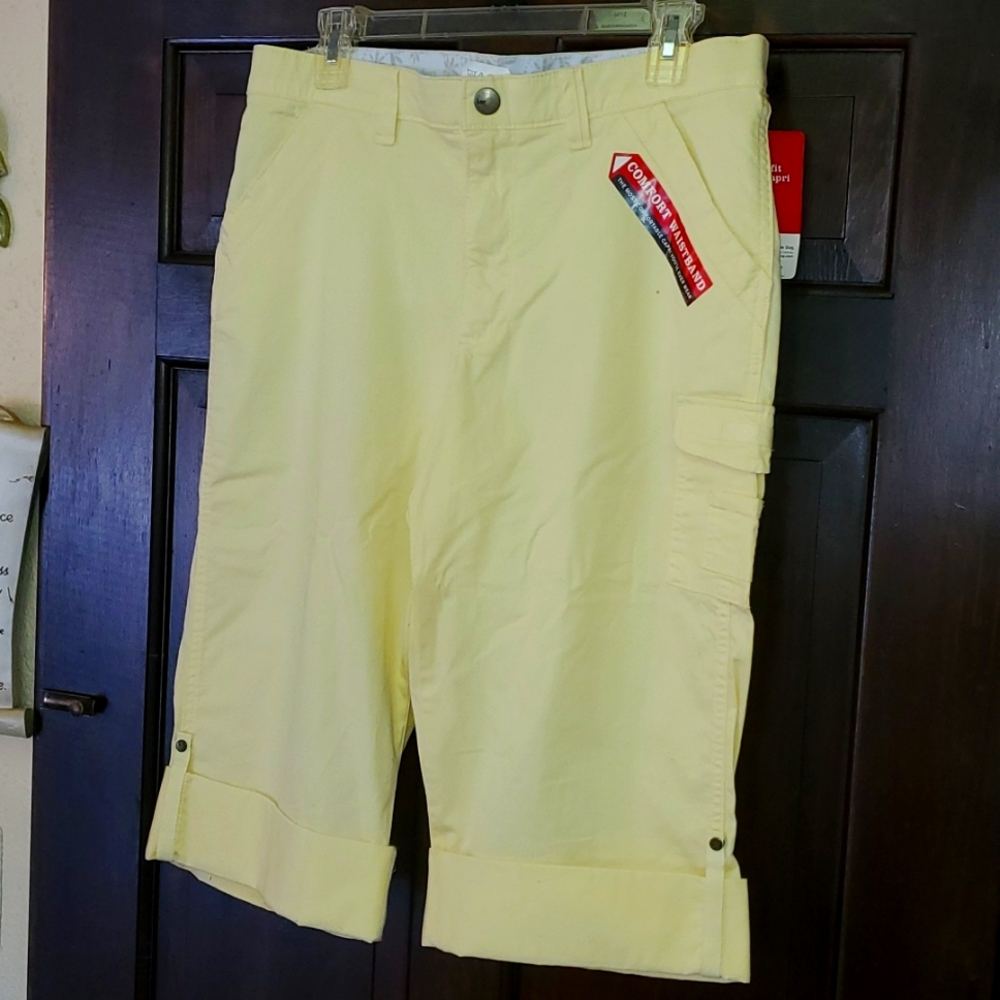 #21 Yellow Lee Capris